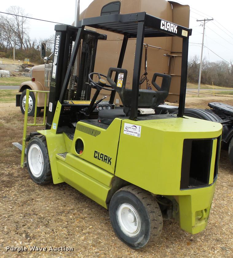image for item DD2403 Clark GPX30 forklift