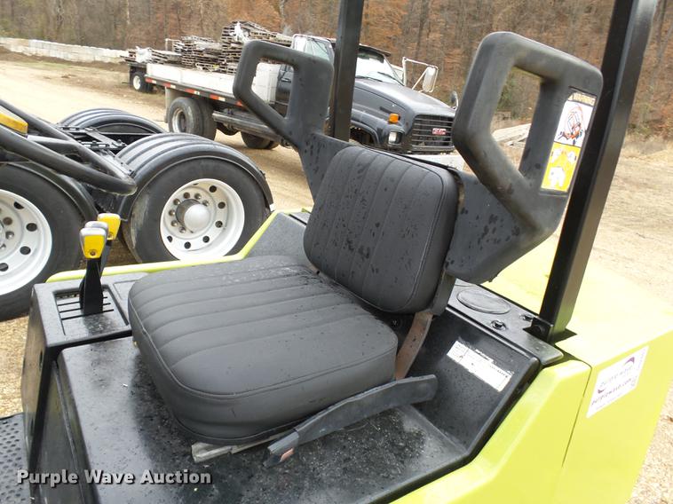 image for item DD2403 Clark GPX30 forklift