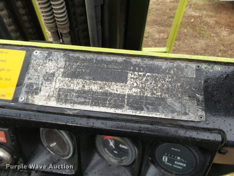 image for item DD2403 Clark GPX30 forklift