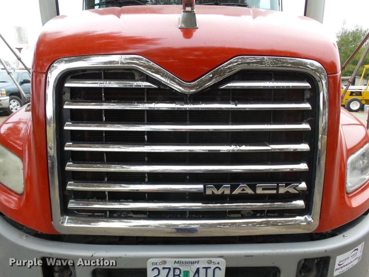 image for item DD2404 2011 Mack CXU613 dump truck
