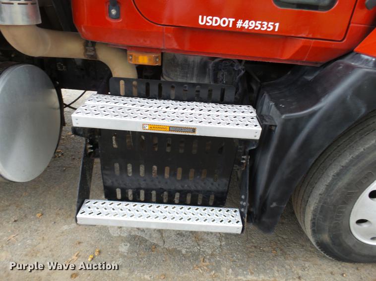 image for item DD2404 2011 Mack CXU613 dump truck