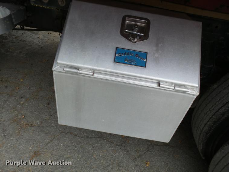 image for item DD2404 2011 Mack CXU613 dump truck