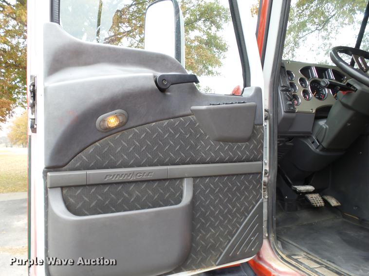 image for item DD2404 2011 Mack CXU613 dump truck