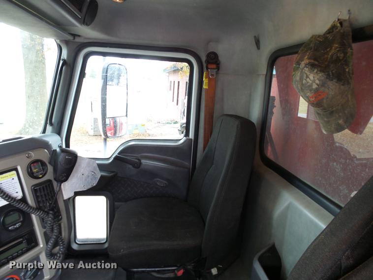 image for item DD2404 2011 Mack CXU613 dump truck