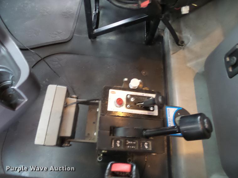 image for item DD2404 2011 Mack CXU613 dump truck