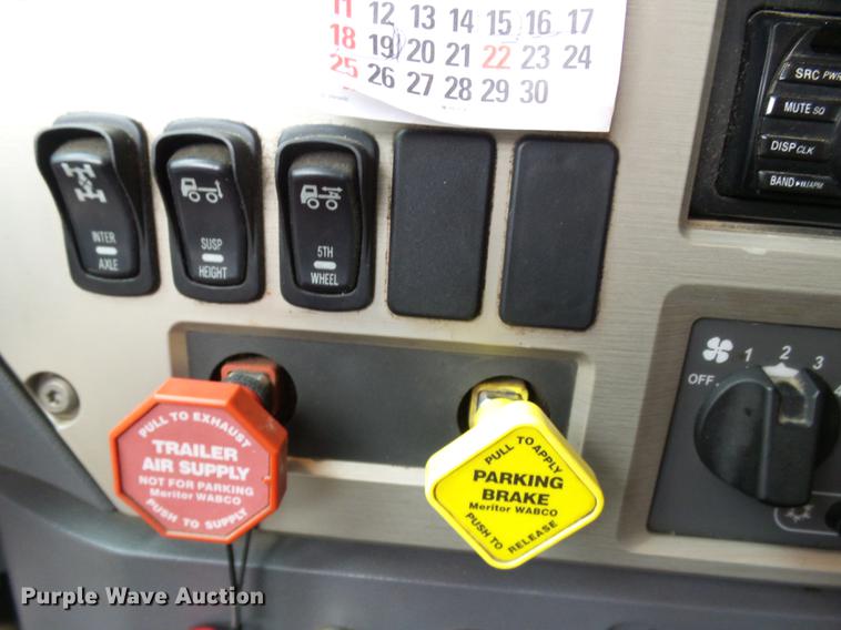 image for item DD2404 2011 Mack CXU613 dump truck