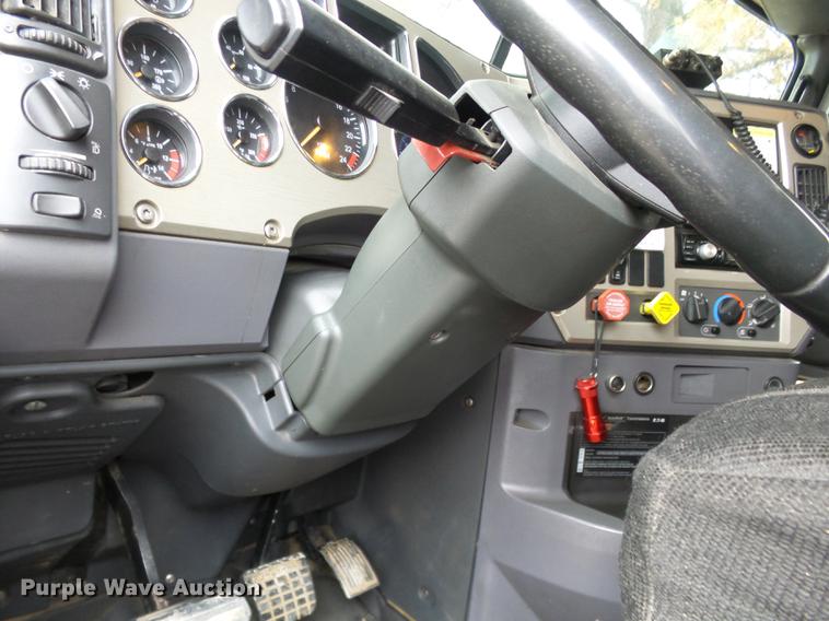 image for item DD2404 2011 Mack CXU613 dump truck