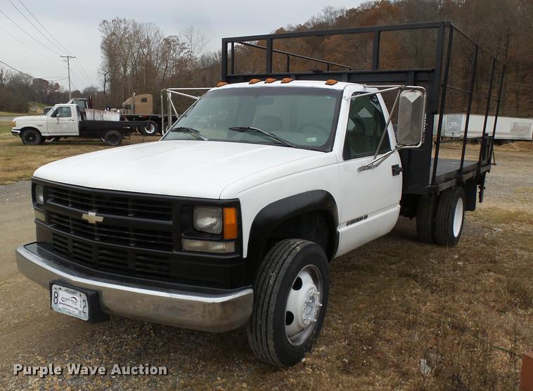 image for item DD2405 1996 Chevrolet 3500HD flatbed pickup truck