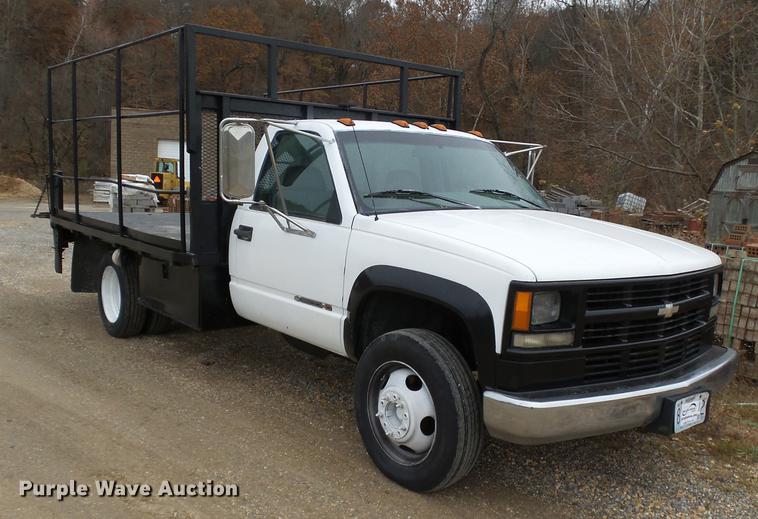 image for item DD2405 1996 Chevrolet 3500HD flatbed pickup truck