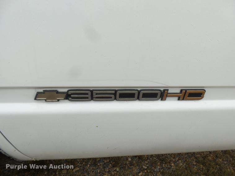 image for item DD2405 1996 Chevrolet 3500HD flatbed pickup truck