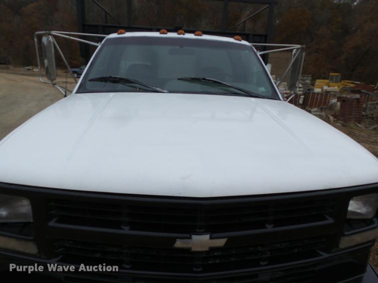 image for item DD2405 1996 Chevrolet 3500HD flatbed pickup truck