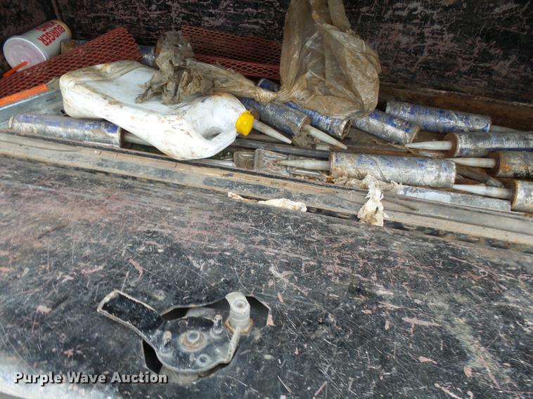 image for item DD2405 1996 Chevrolet 3500HD flatbed pickup truck