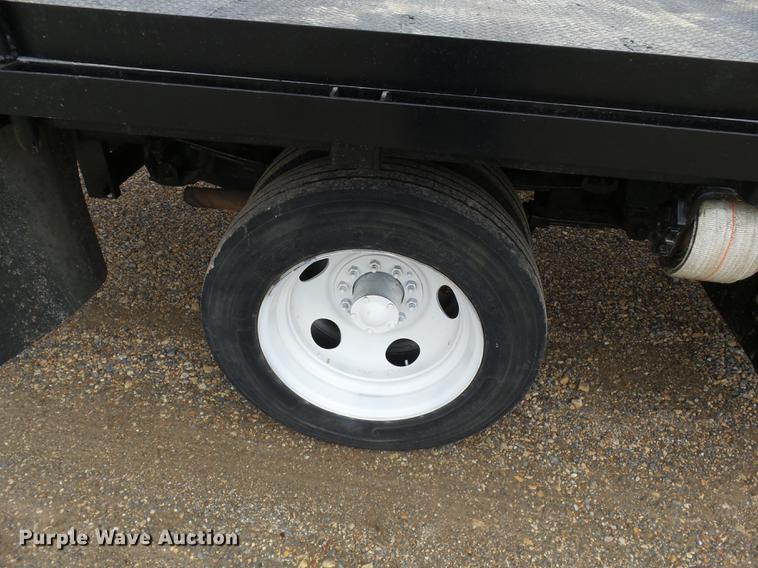 image for item DD2405 1996 Chevrolet 3500HD flatbed pickup truck