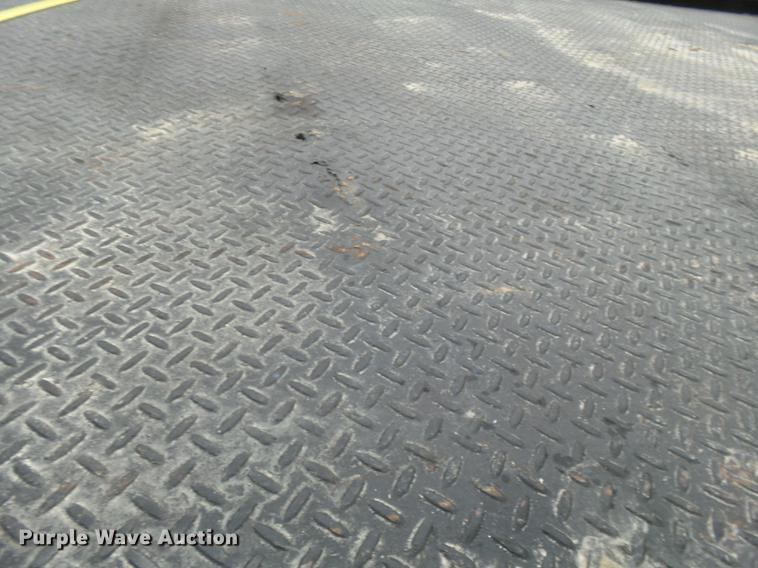 image for item DD2405 1996 Chevrolet 3500HD flatbed pickup truck