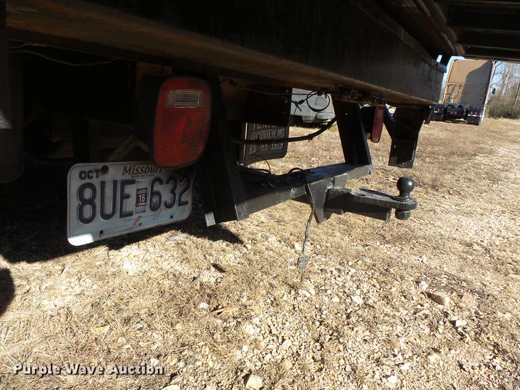 image for item DD2405 1996 Chevrolet 3500HD flatbed pickup truck