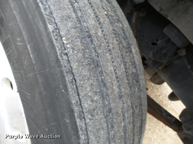 image for item DD2406 1990 Ford FT900 flatbed truck