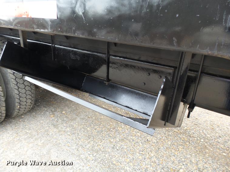 image for item DD2406 1990 Ford FT900 flatbed truck