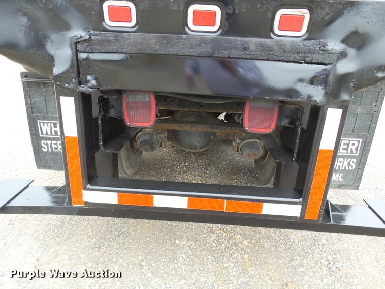 image for item DD2406 1990 Ford FT900 flatbed truck