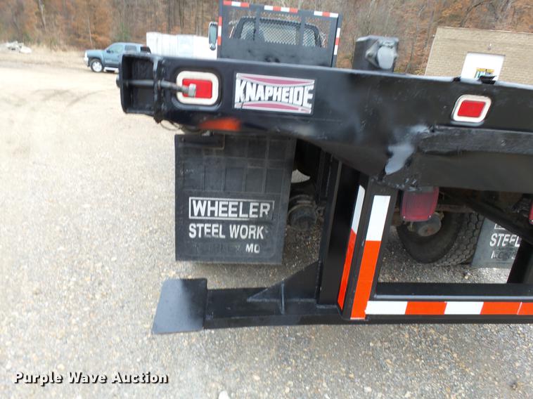 image for item DD2406 1990 Ford FT900 flatbed truck