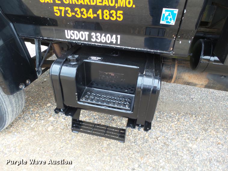 image for item DD2406 1990 Ford FT900 flatbed truck