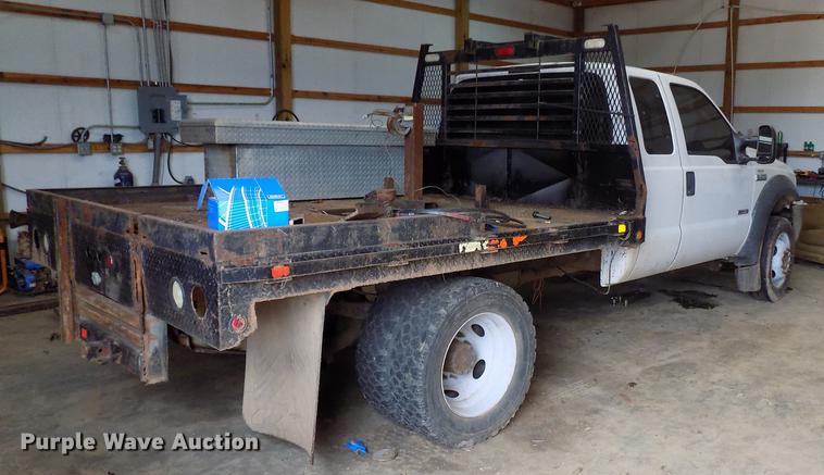 image for item DD3510 2005 Ford F450 Super Duty SuperCab flatbed truck