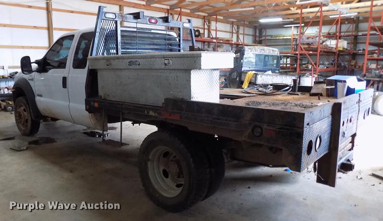 image for item DD3510 2005 Ford F450 Super Duty SuperCab flatbed truck