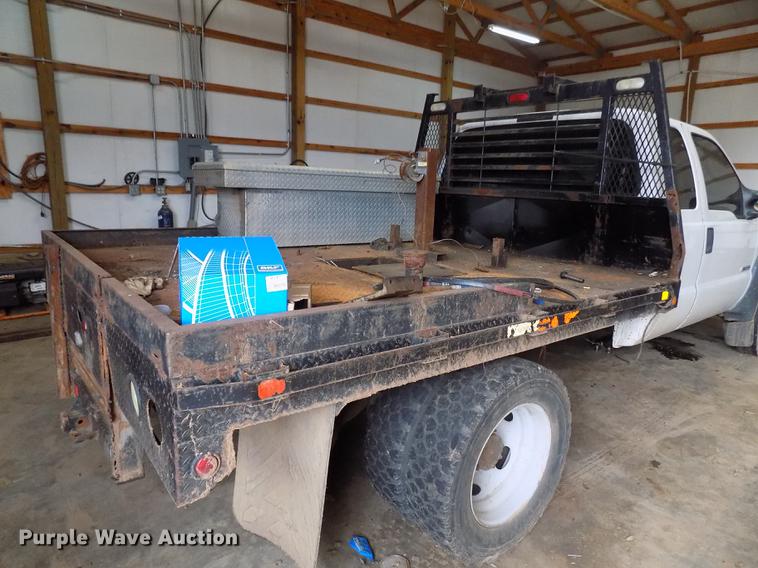 image for item DD3510 2005 Ford F450 Super Duty SuperCab flatbed truck