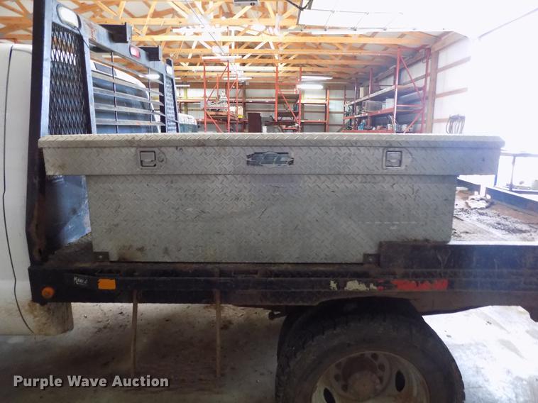 image for item DD3510 2005 Ford F450 Super Duty SuperCab flatbed truck