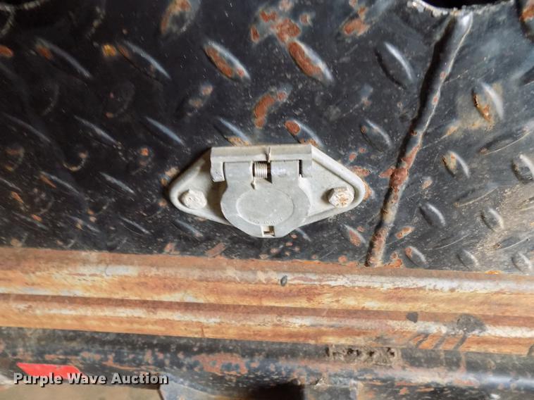 image for item DD3510 2005 Ford F450 Super Duty SuperCab flatbed truck