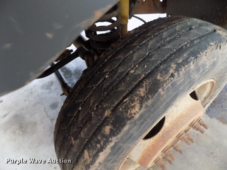 image for item DD3510 2005 Ford F450 Super Duty SuperCab flatbed truck