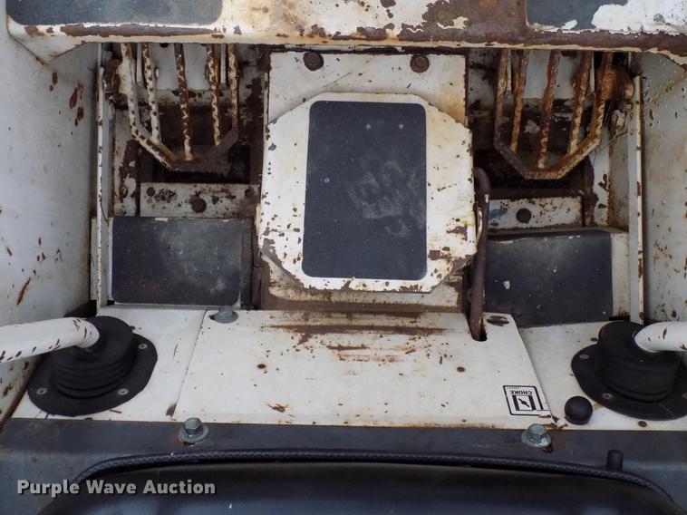 image for item DD3533 1977 Bobcat 530 skid steer