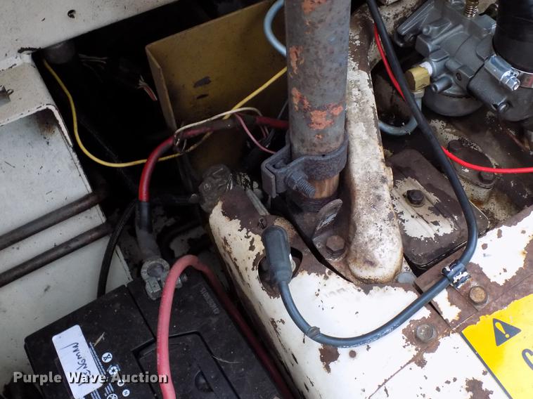 image for item DD3533 1977 Bobcat 530 skid steer