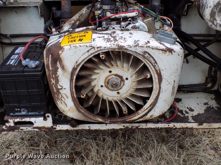 image for item DD3533 1977 Bobcat 530 skid steer