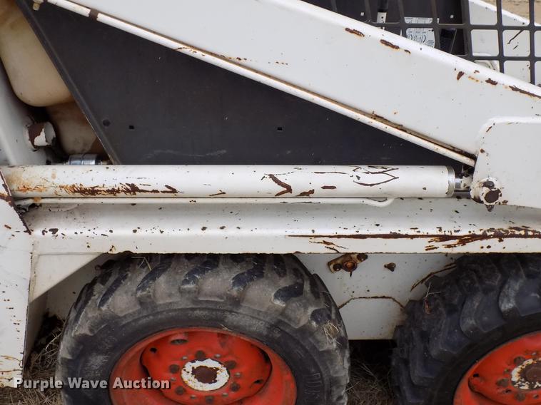 image for item DD3533 1977 Bobcat 530 skid steer