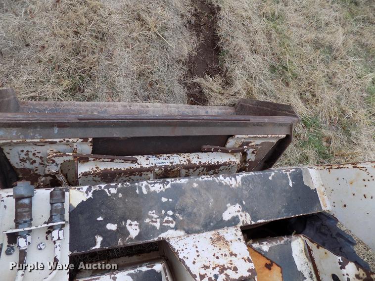 image for item DD3533 1977 Bobcat 530 skid steer
