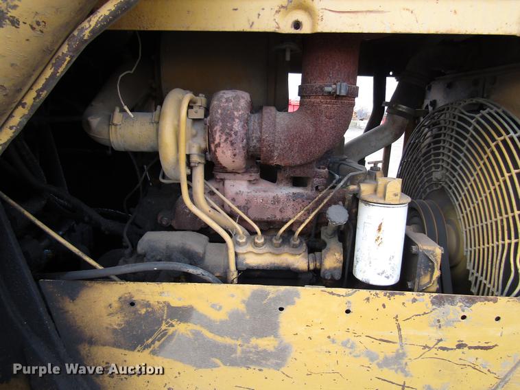 image for item DD3864 1980 Caterpillar 955L track loader