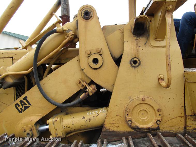 image for item DD3864 1980 Caterpillar 955L track loader