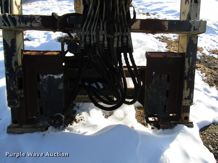 image for item DD3891 Bobcat 835S skid steer backhoe