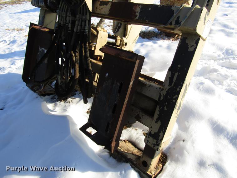 image for item DD3891 Bobcat 835S skid steer backhoe