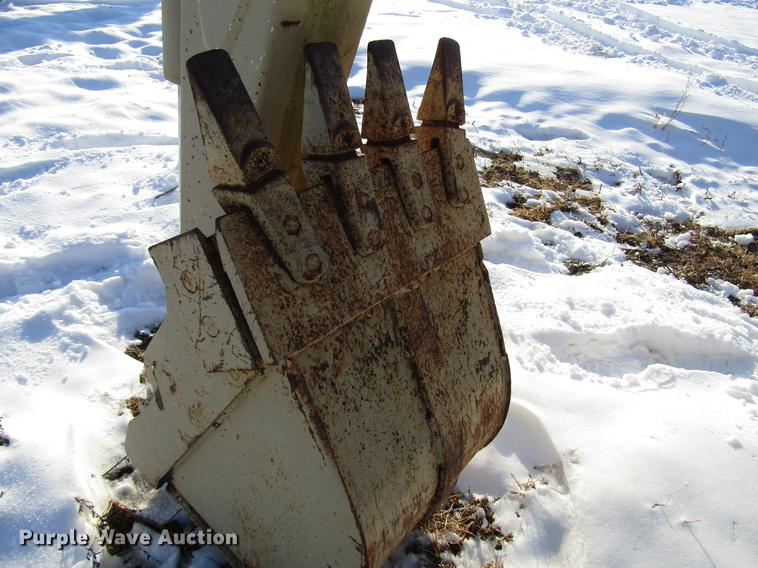 image for item DD3891 Bobcat 835S skid steer backhoe