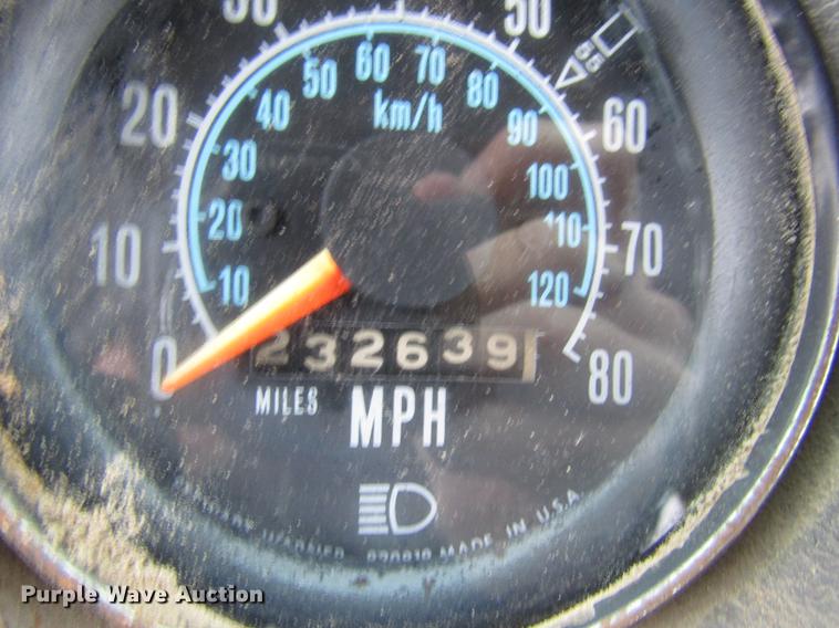 image for item DD3931 1987 Mack DM685S truck cab and chassis