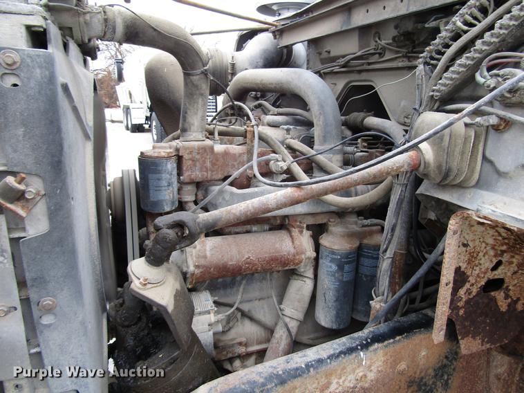 image for item DD3931 1987 Mack DM685S truck cab and chassis