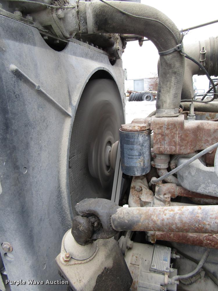 image for item DD3931 1987 Mack DM685S truck cab and chassis