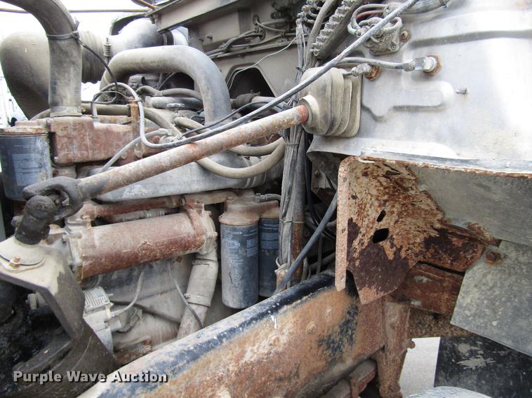 image for item DD3931 1987 Mack DM685S truck cab and chassis