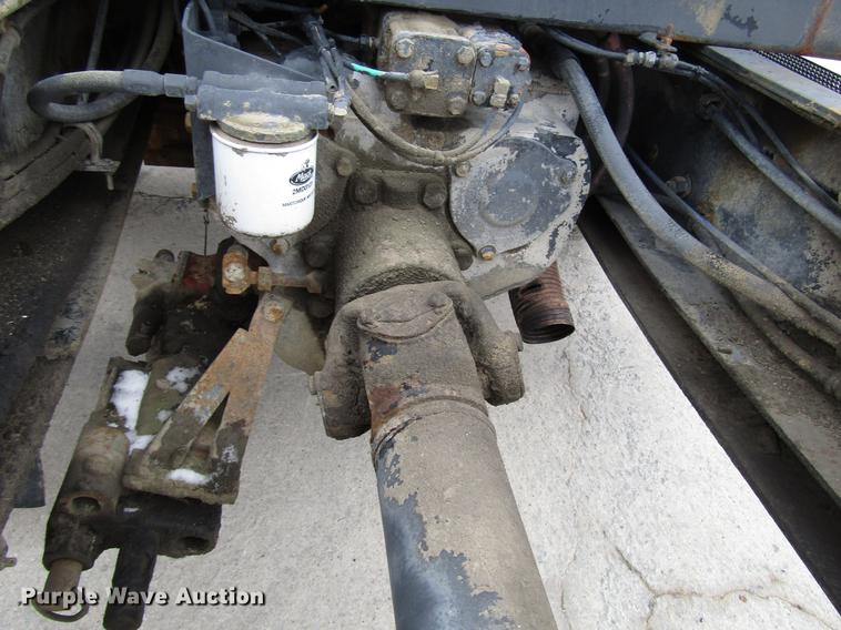 image for item DD3931 1987 Mack DM685S truck cab and chassis