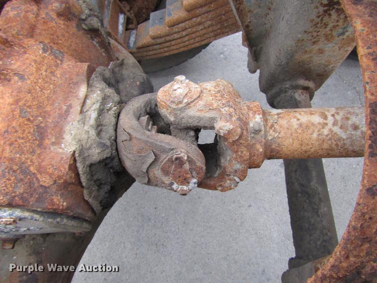 image for item DD3931 1987 Mack DM685S truck cab and chassis