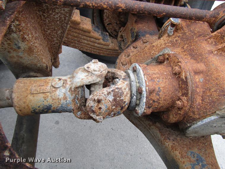 image for item DD3931 1987 Mack DM685S truck cab and chassis