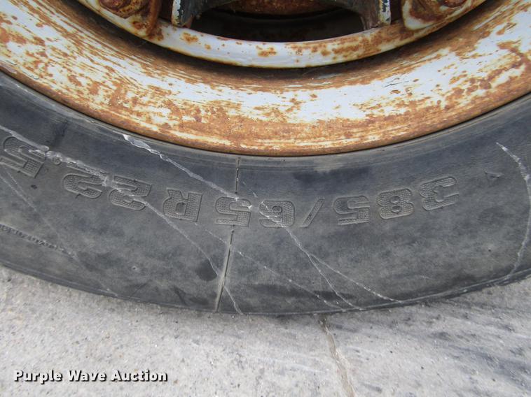 image for item DD3931 1987 Mack DM685S truck cab and chassis