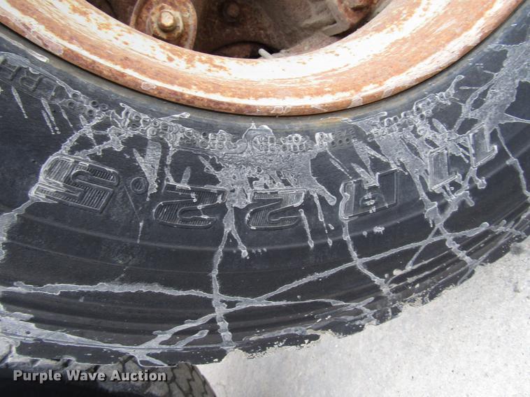 image for item DD3931 1987 Mack DM685S truck cab and chassis