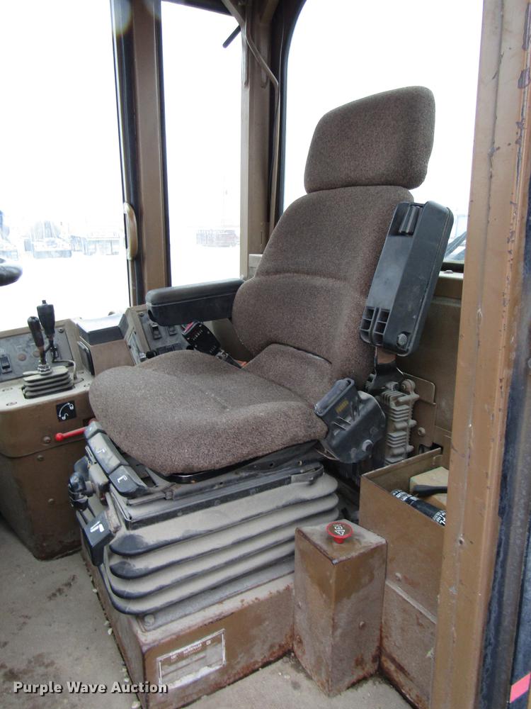 image for item DD3932 1993 Caterpillar 966F wheel loader